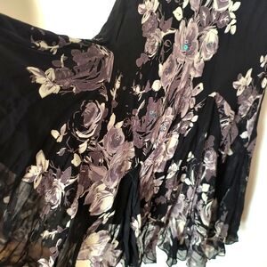 Flowy trumpet skirt - Size M/L